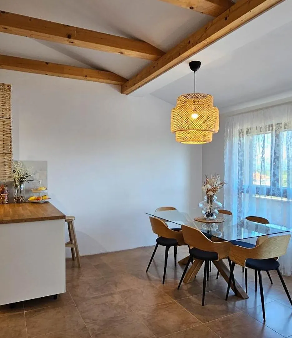 Apartment Bluemare B6 With Shared Pool Liznjan